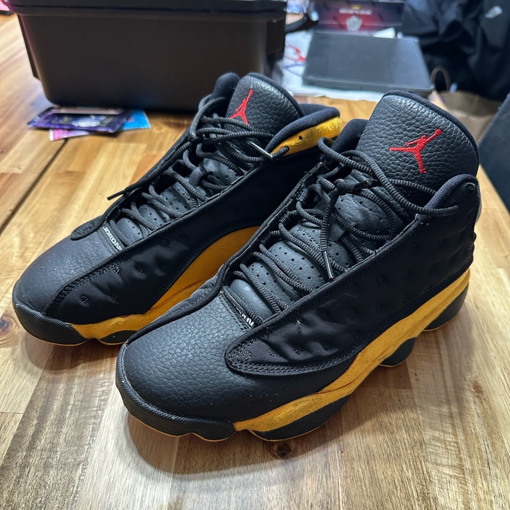 Air Jordan 13 Retro Black And Yellow Size 8